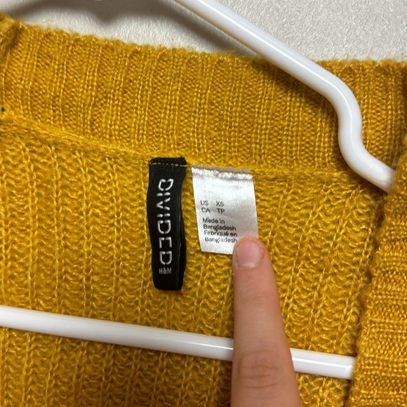 H and m divided cardigan size xs - Picture 3 of 3